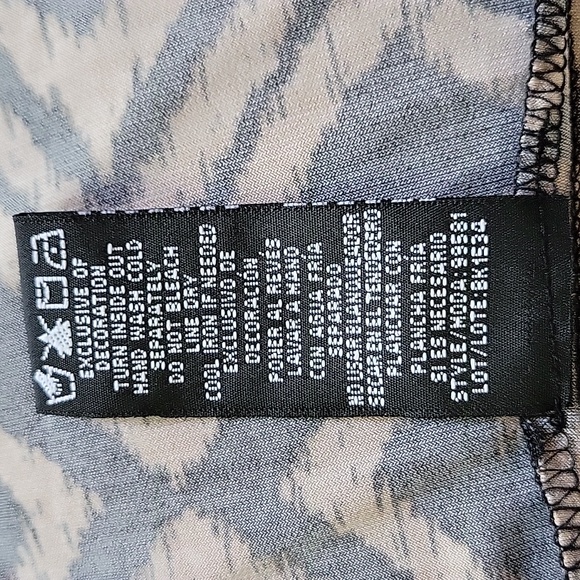 Long geometric beaded front dress - Picture 6 of 6